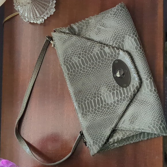 Perlina Leather Snakeskin Envelope Shoulder Bag Clutch - Picture 1 of 12